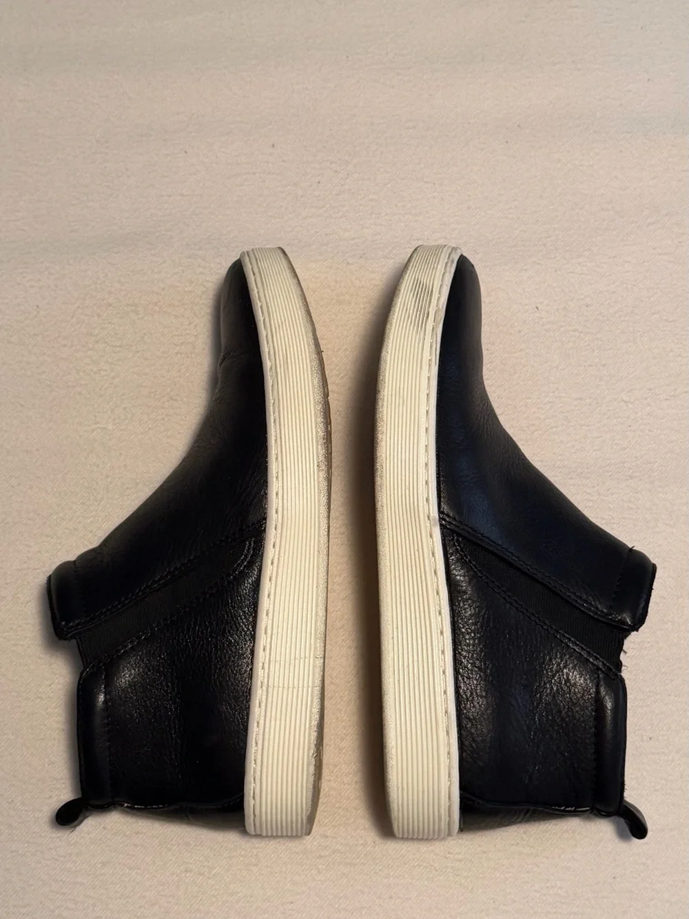 Sofft Womens Somers Chelsea Sneaker Size 9 Black Leather Slip On Mid Bootie